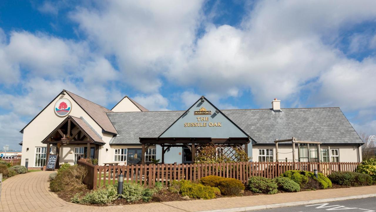 Sessile Oak, Llanelli By Marston'S Inns Экстерьер фото